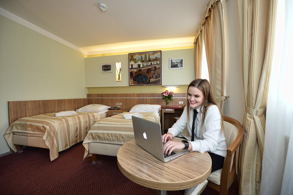 Hotel Vaka Brno Exteriör bild