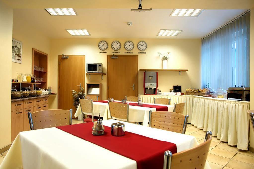 Hotel Vaka Brno Exteriör bild