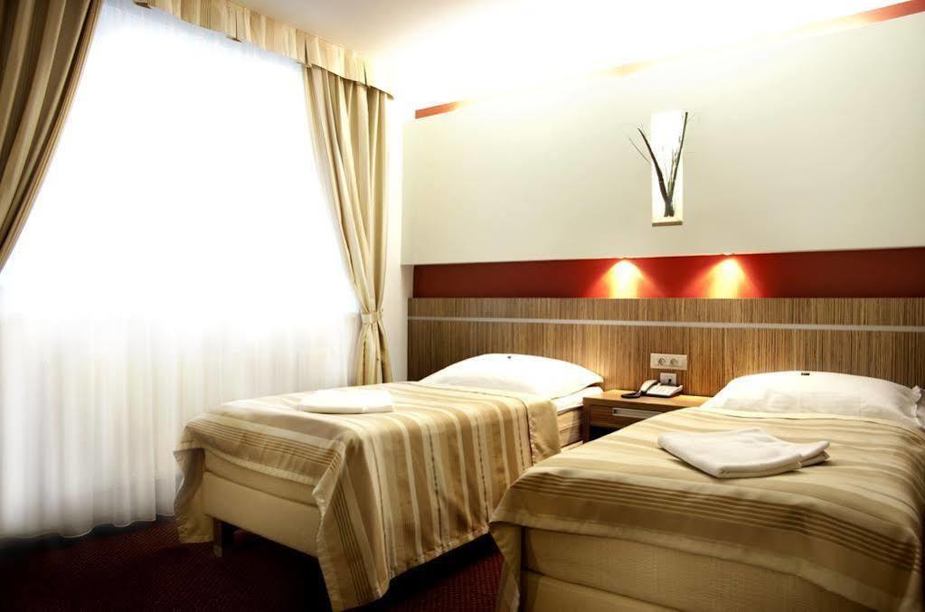 Hotel Vaka Brno Exteriör bild