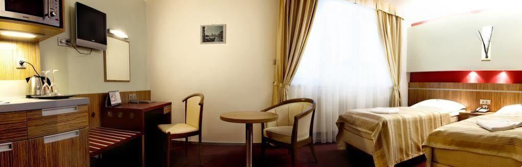 Hotel Vaka Brno Exteriör bild